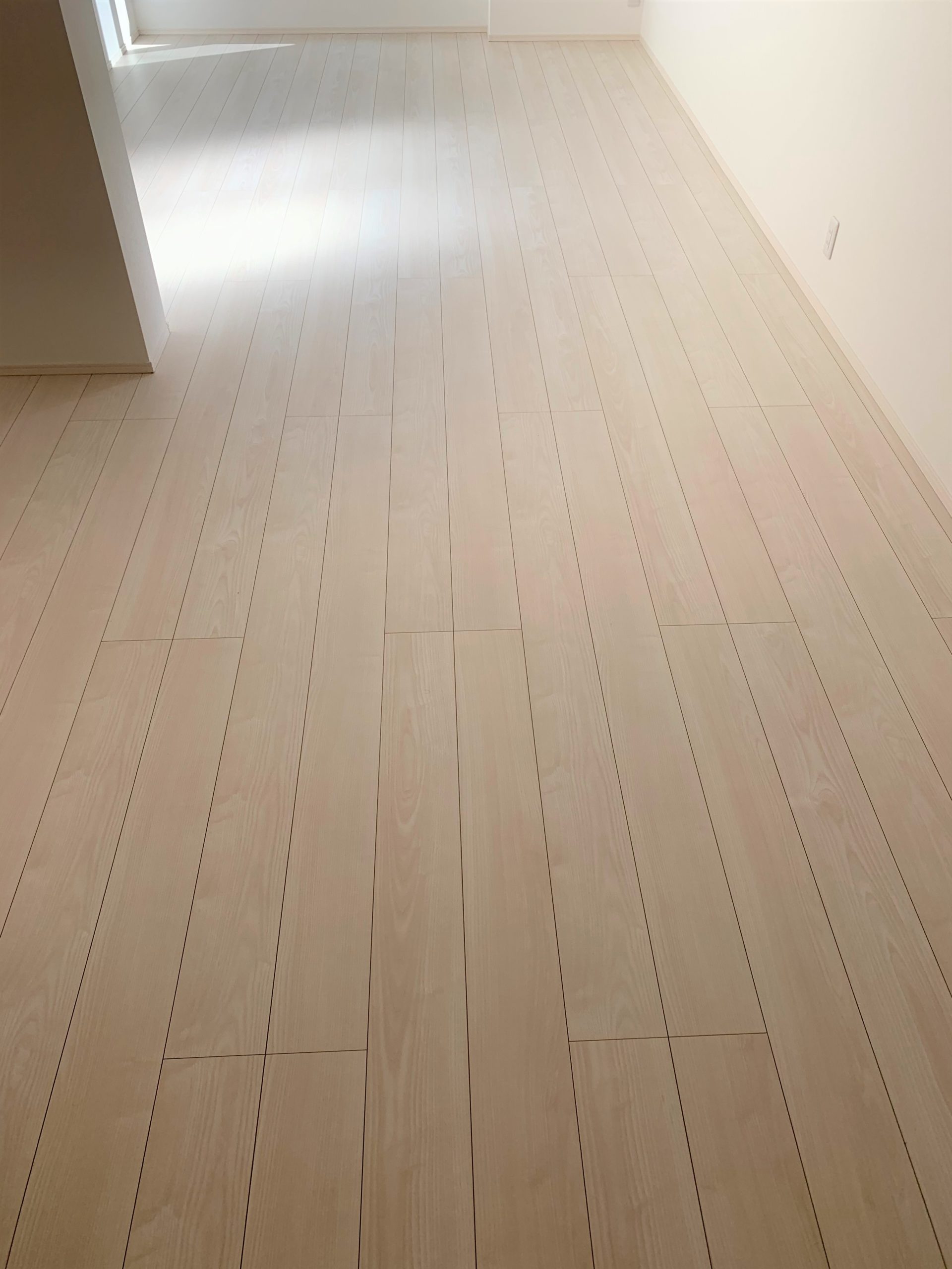 フロアコーティング施工事例 施工前｜埼玉県新座市 ご新築マンション O様邸の床の状態