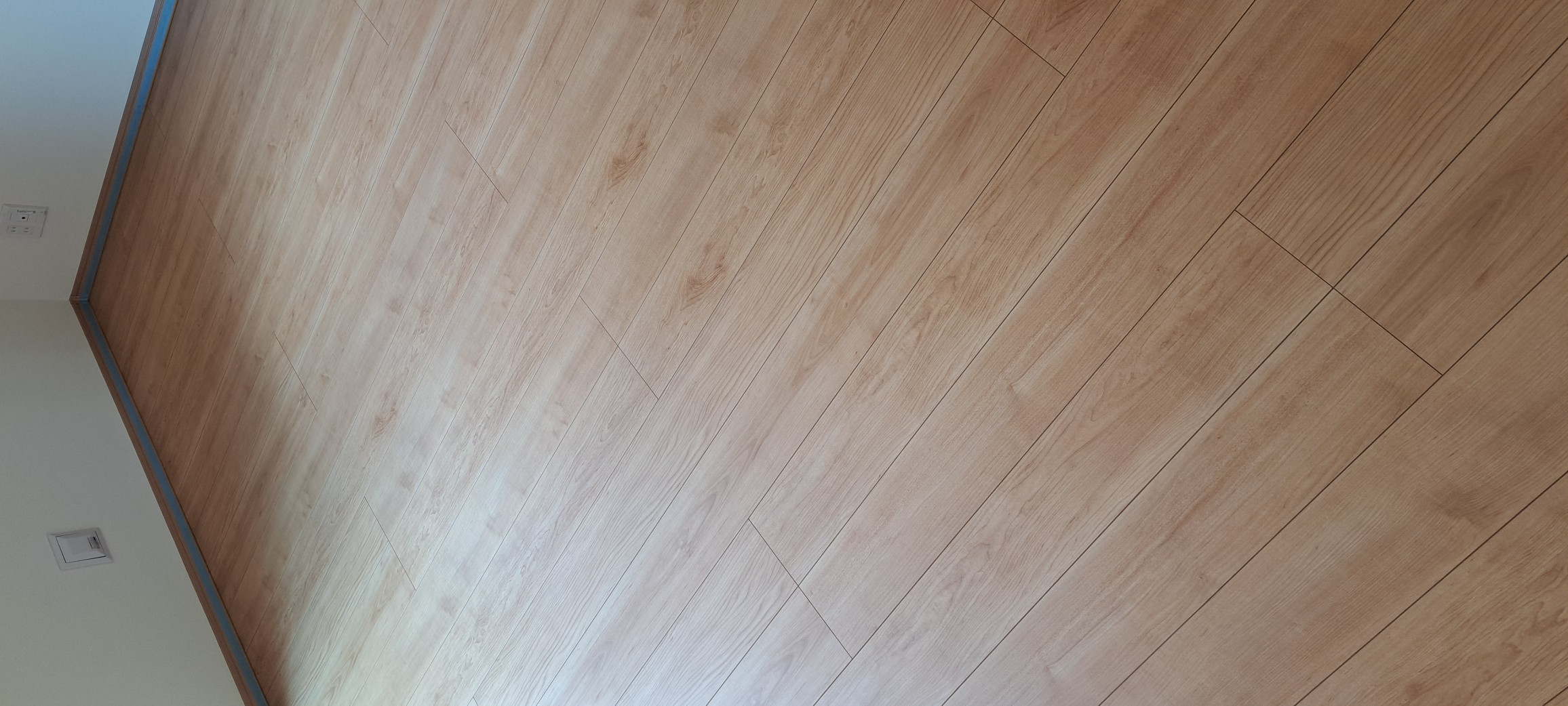 coatinghouse-chiba-sakura-shinchikumansion-before フロアコーティング施工事例 施工前|千葉県佐倉市 ご新築マンション N様邸の床の状態