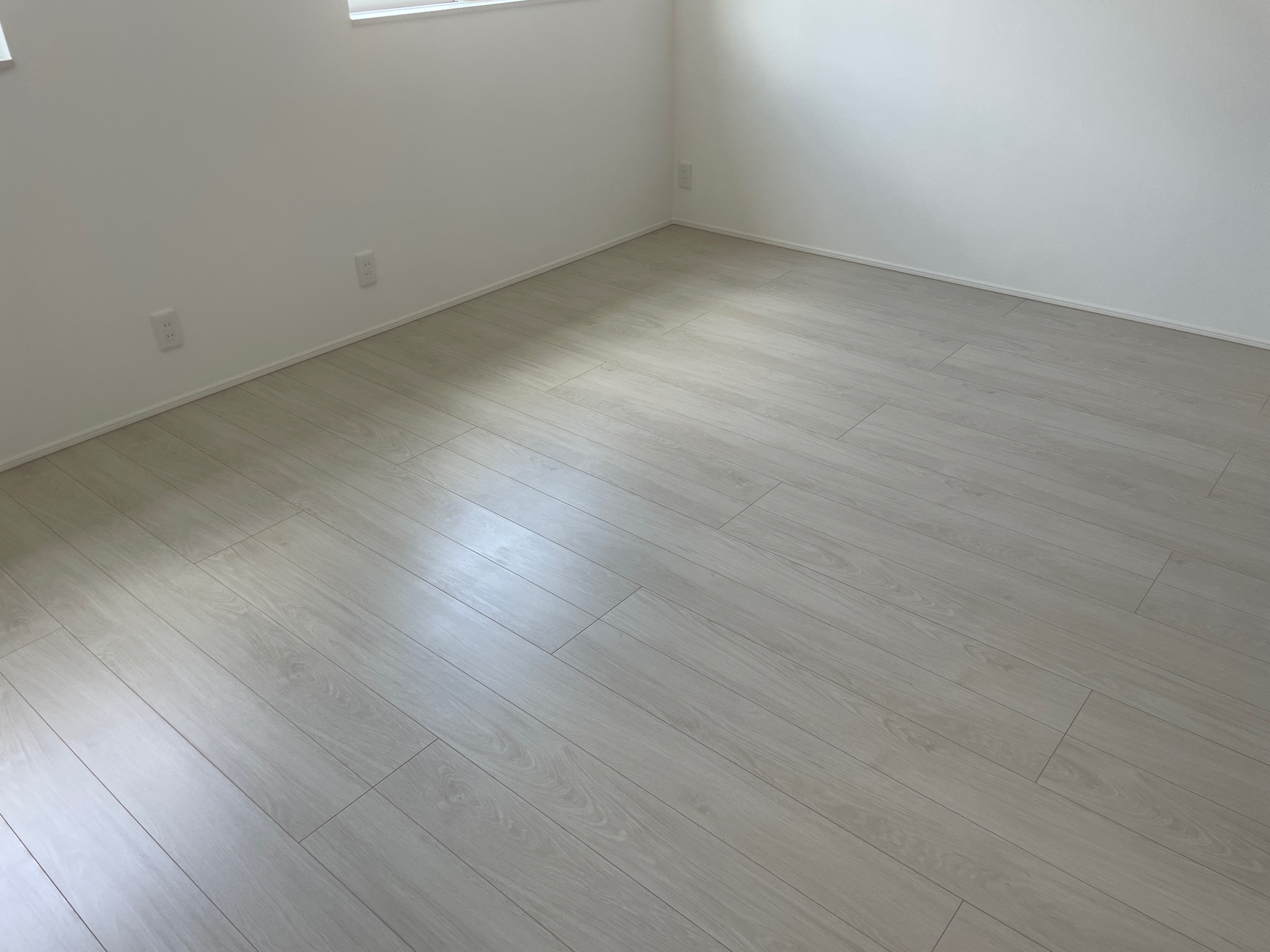 coatinghouse-fukuoka-iizuka-shinchikukodate-after フロアコーティング施工事例 施工後|福岡県飯塚市 ご新築戸建て A様邸 コーティングハウス ワンニャンすべらん施工済み