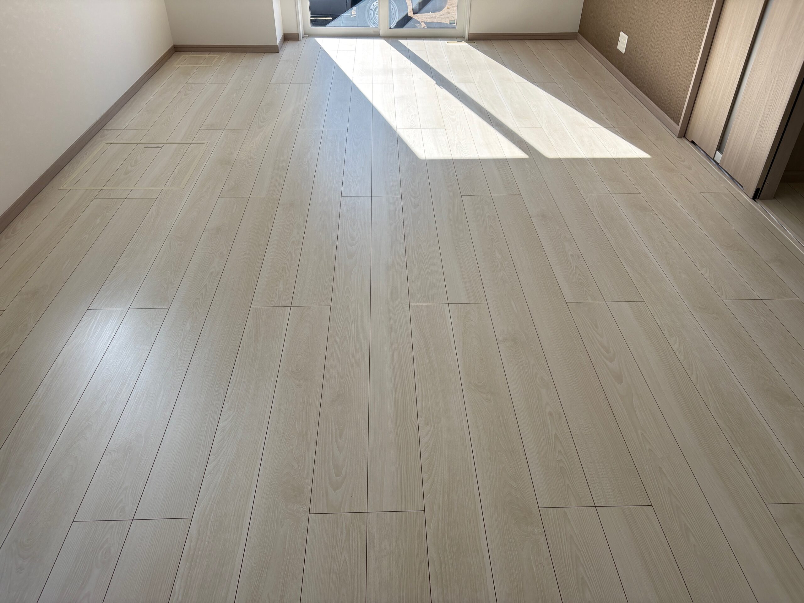 成田市フロアコーティング施工事例 施工前｜千葉県成田市 ご新築戸建て Y様邸の床の状態