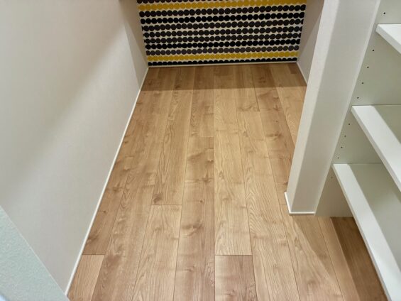 ワンニャンすべらんフロアコーティング_施工前