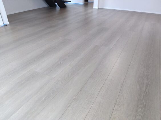 ワンニャンすべらんフロアコーティング_施工前