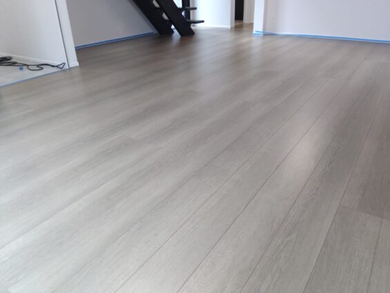 ワンニャンすべらんフロアコーティング_施工後