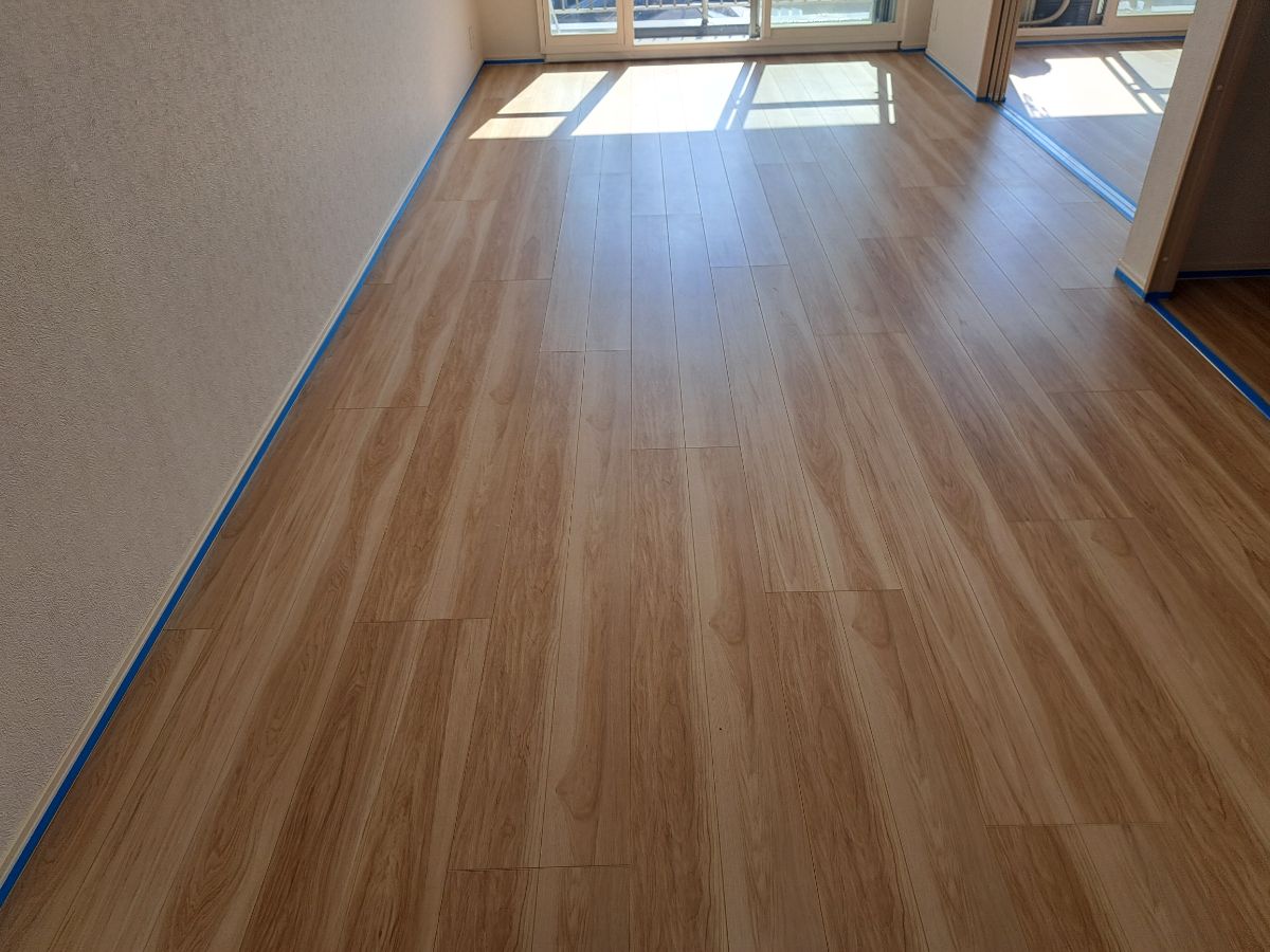 千葉市フロアコーティング施工事例 施工前｜千葉県千葉市 リノベーション済みマンション T様邸の床の状態