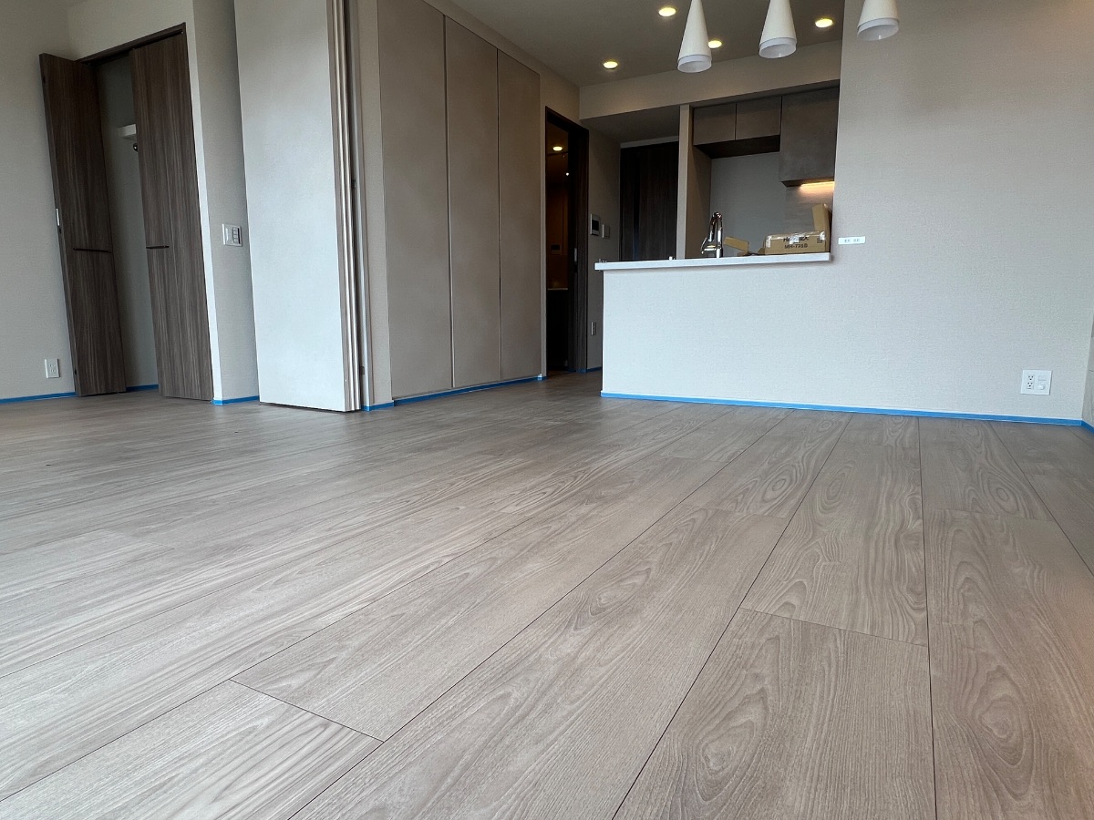 フロアコーティング施工事例 施工前｜埼玉県所沢市 ご新築マンション O様邸の床の状態