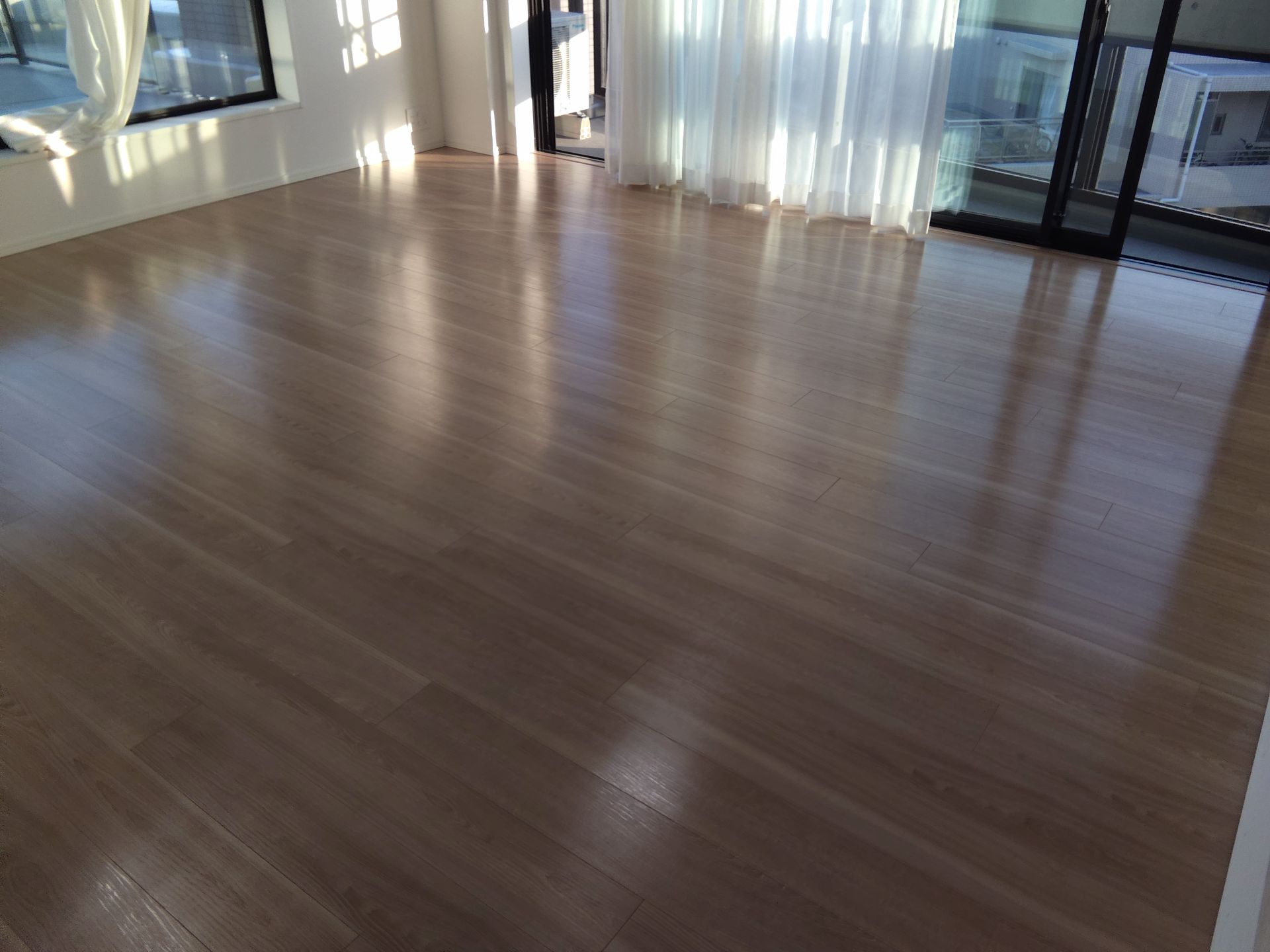 フロアコーティング施工事例 施工後｜東京都文京区 ご新築マンション S様邸 コーティングハウス セラミックガラスフロアコーティング施工済み