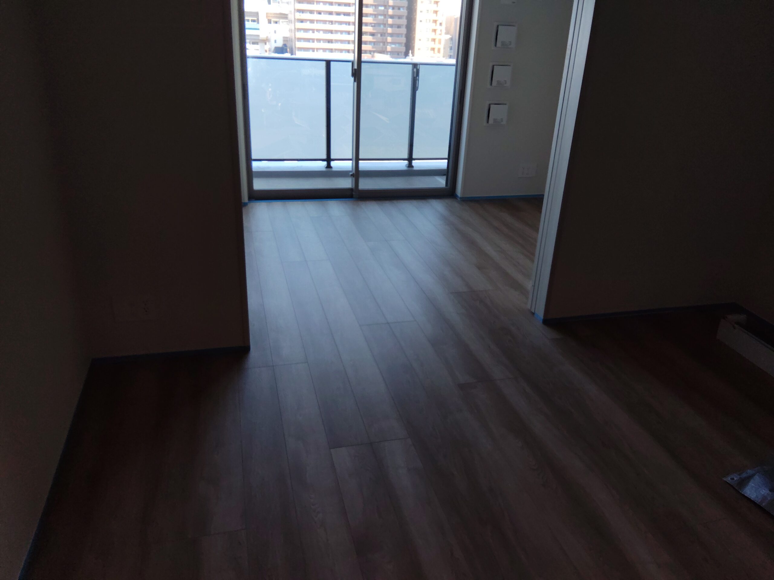 coatinghouse-tokyo-kita-shinchikumansion-before 北区フロアコーティング施工事例 施工前|東京都北区 ご新築マンション I様邸の床の状態