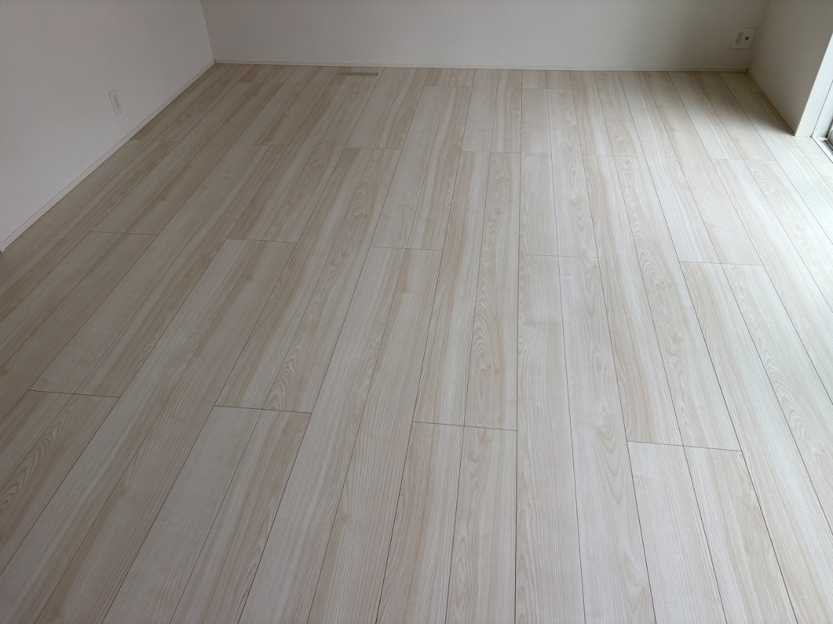 coatinghouse-fukuoka-fukuoka-nyukyokodate-before 福岡市フロアコーティング施工事例 施工前|福岡県福岡市 ご入居中戸建て L様邸の床の状態