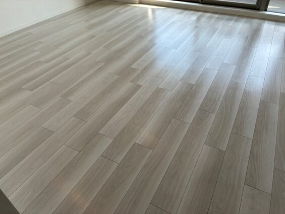 【施工後】東京都昭島市 玄関大理石(タイル)※室内側 Ｓ様邸 セラミックガラスフロアコーティング施工事例 コーティングハウス セラミックガラスフロアコーティング施工済み