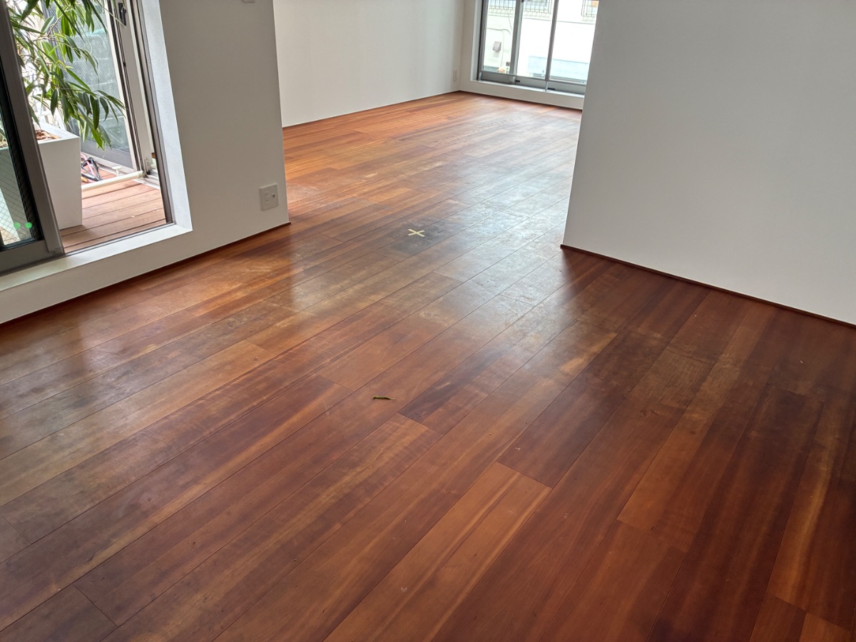ch-sanding-tokyo-meguro-nyukyokodate-before フロアサンディング施工事例 施工前|東京都目黒区 ご入居中戸建て K様邸の床の状態
