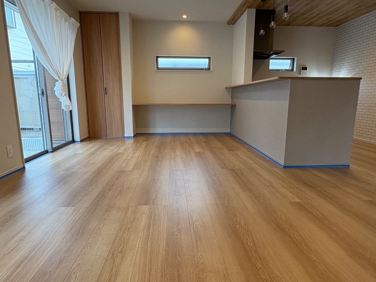 coatinghouse-saitama-hidaka-shinchikukodate-before フロアコーティング施工事例 施工前|埼玉県日高市 ご新築戸建て I様邸の床の状態