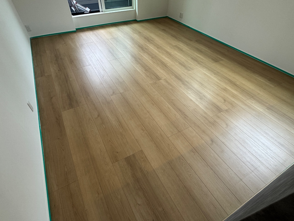 coatinghouse-saitama-saitama-shinchikukodate-before フロアコーティング施工事例 施工前|埼玉県さいたま市 ご新築戸建て T様邸の床の状態