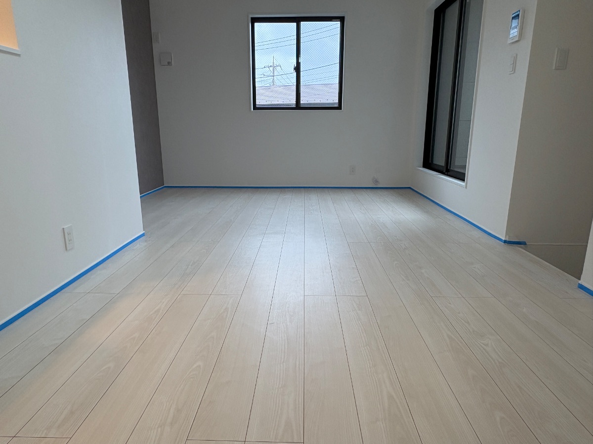 coatinghouse-tokyo-edogawa-shinchikukodate-before フロアコーティング施工事例 施工前|東京都江戸川区 ご新築戸建て Y様邸の床の状態