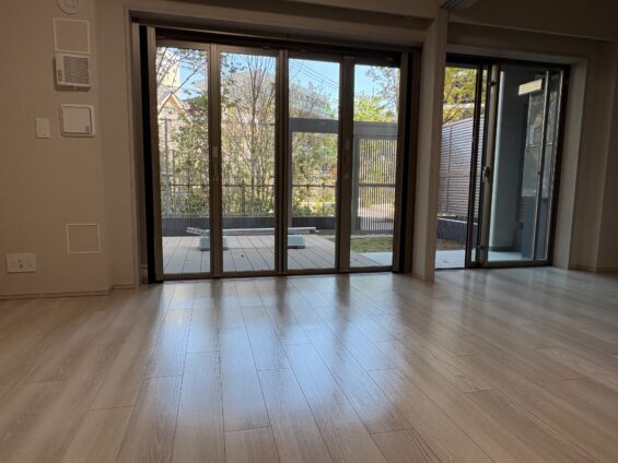 【施工後】埼玉県さいたま市 ご新築マンション Ｍ様邸 ガラスフロアコーティング施工事例 コーティングハウス ガラスフロアコーティング施工済み