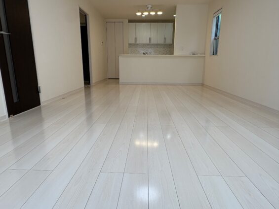 【施工後】千葉県習志野市 ご入居中戸建て Ａ様邸 シリコンフロアコーティング施工事例 コーティングハウス シリコンフロアコーティング施工済み