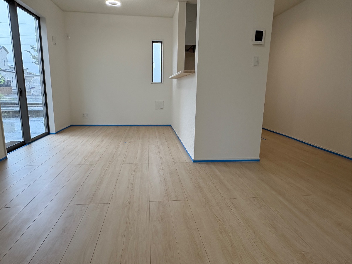 coatinghouse-saitama-hidaka-shinchikukodate-before 日高市フロアコーティング施工事例 施工前|埼玉県日高市 ご新築戸建て H様邸の床の状態