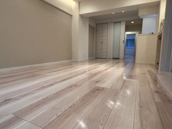 【施工後】神奈川県横浜市 床新規張替済マンション Ｓ様邸 シリコンフロアコーティング施工事例 コーティングハウス シリコンフロアコーティング施工済み