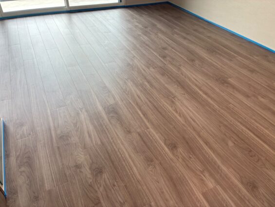直方市フロアコーティング施工事例 施工前|福岡県直方市 ご新築マンション K様邸の床の状態