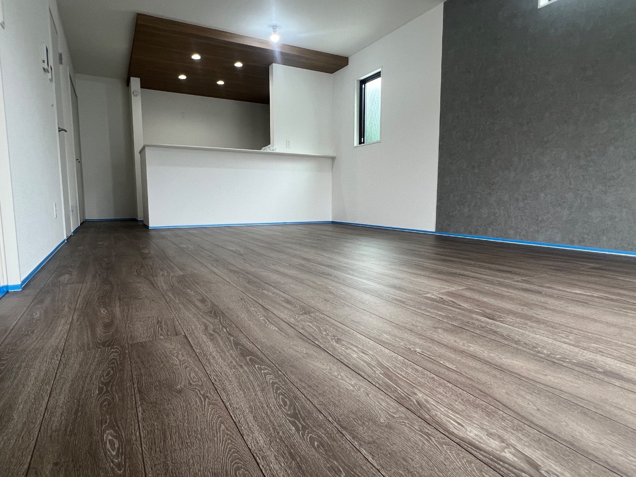 春日市フロアコーティング施工事例 施工前｜福岡県春日市 ご新築戸建て Ｒ様邸の床の状態